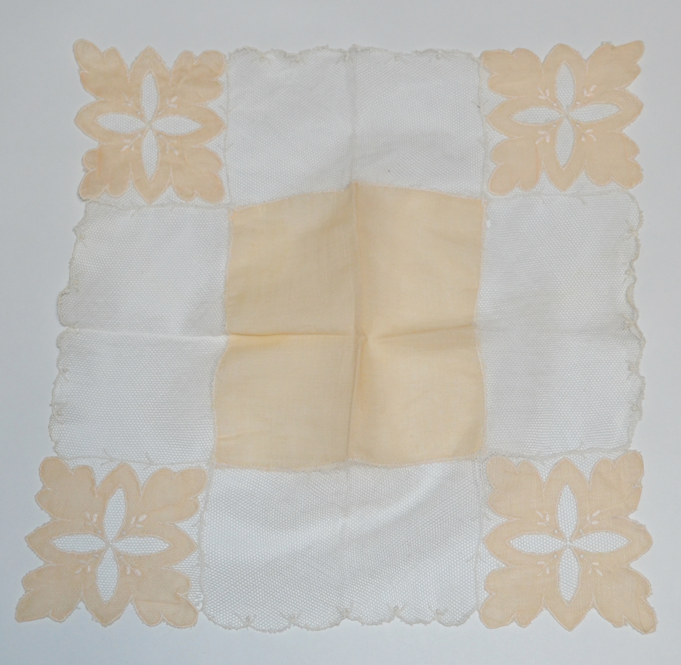 PEACH LINEN HANKIE WITH EMBROIDERY - Click Image to Close